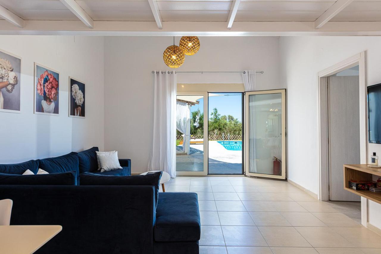 Gramvella Resort Аделианос Кампос Екстериор снимка