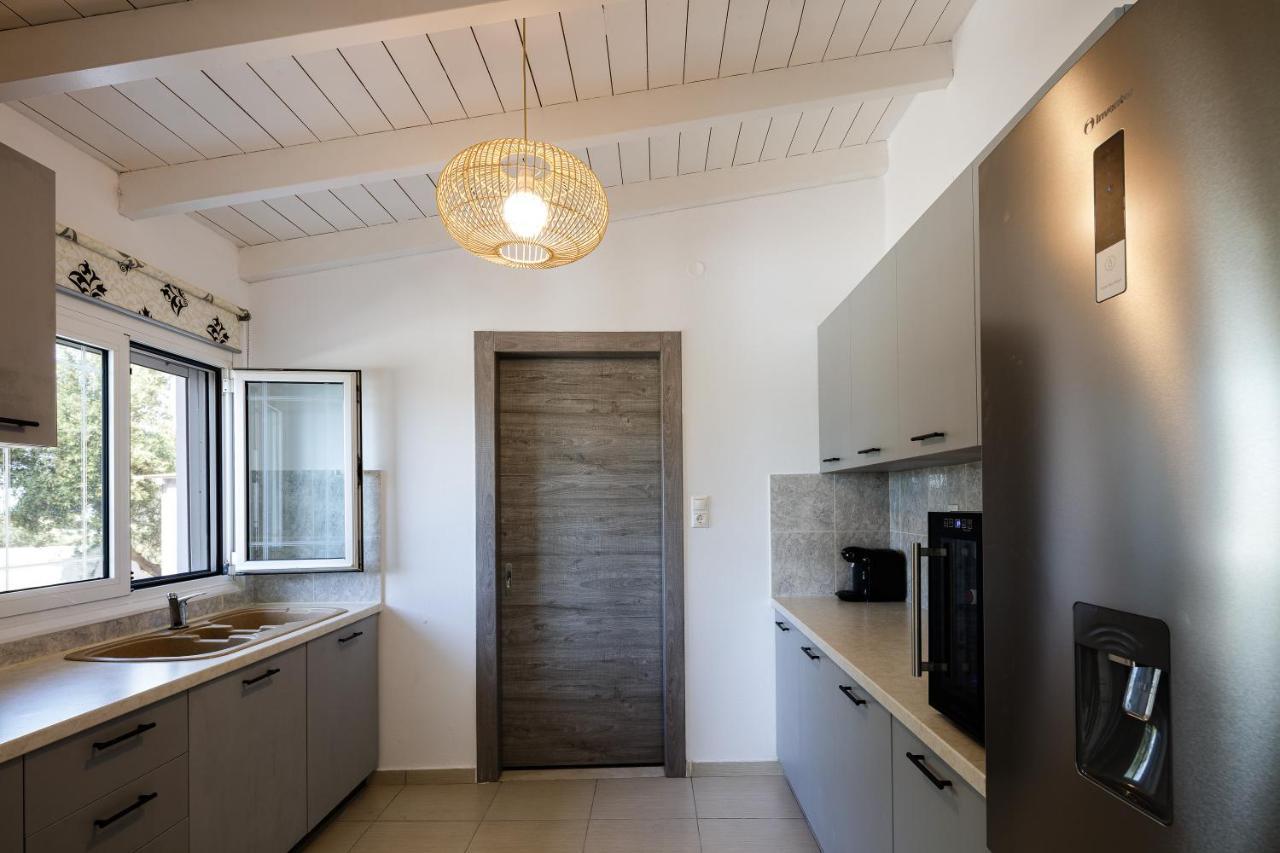Gramvella Resort Аделианос Кампос Екстериор снимка